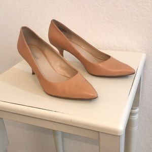 Nine West nude pumps